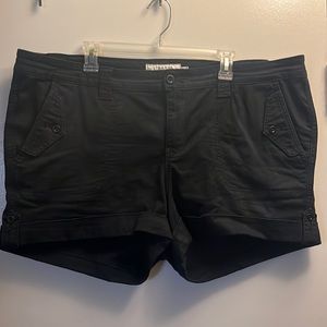 Torrid Black Denim Shorts size 20